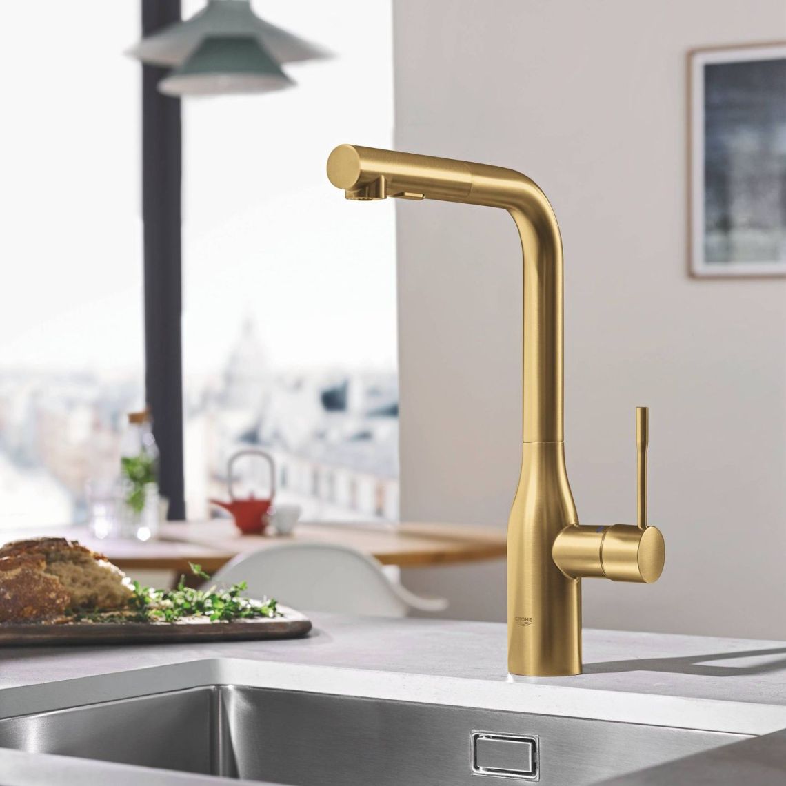 Змішувач для кухні Grohe Essence New з висувним виливом, brushed cool sunrise (30270GN0)